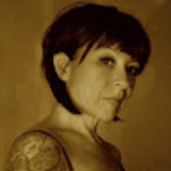 Meet your Posher, Andrea - Picture 1 of 1